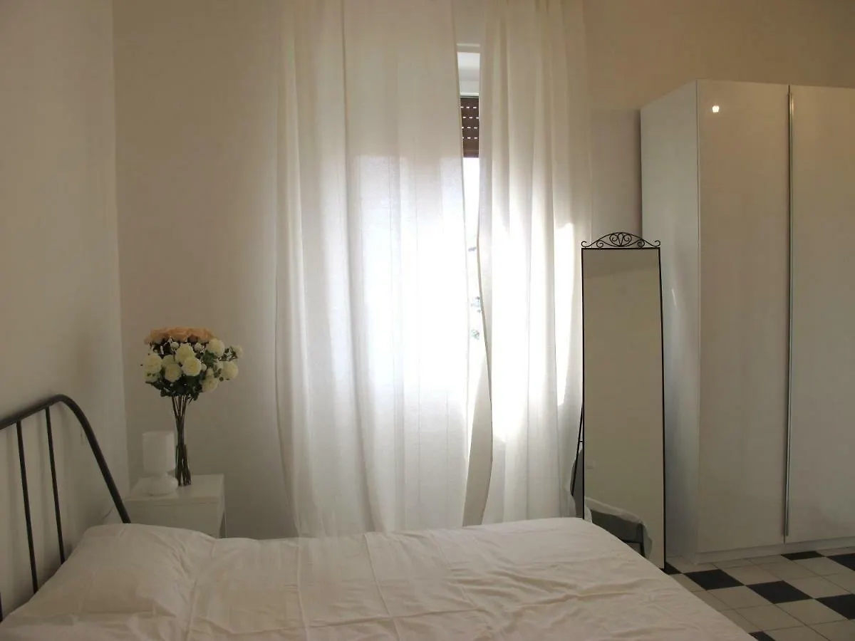 Konukevi Il Capitano Otel Lerici